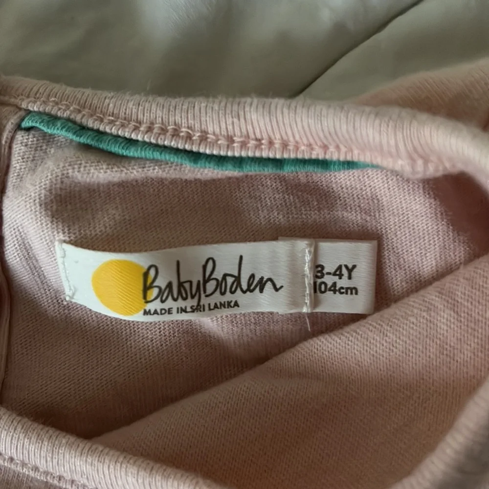 Baby Boden Long-Sleeve Appliqué Peplum T-shirt - Picture 7 of 8